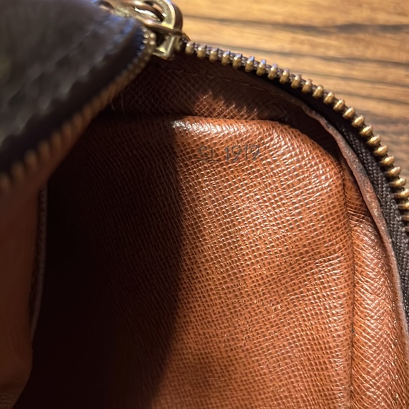 Louis Vuitton Crossbody Danue PM - Picture 15 of 16